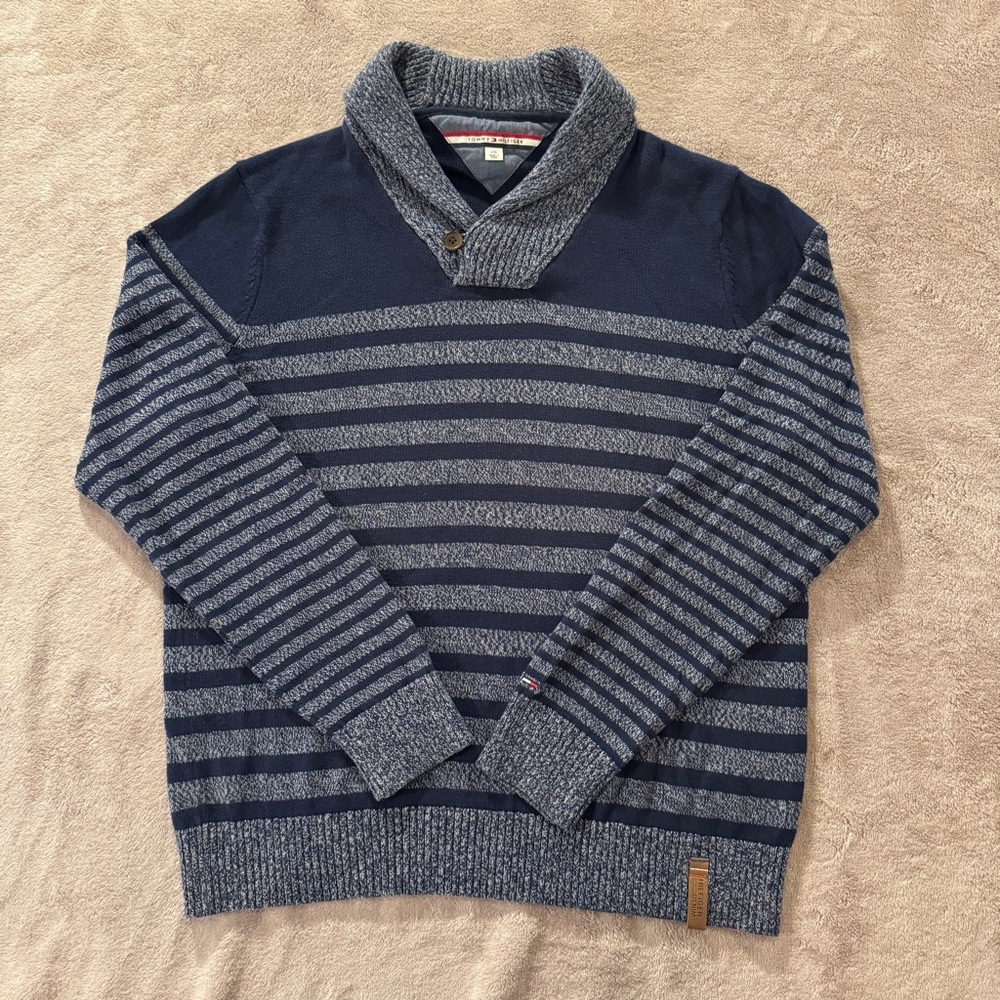 Y2K NICE Tommy Hilfiger Navy and Gray V-Neck Shawl Collar Sweater with Button